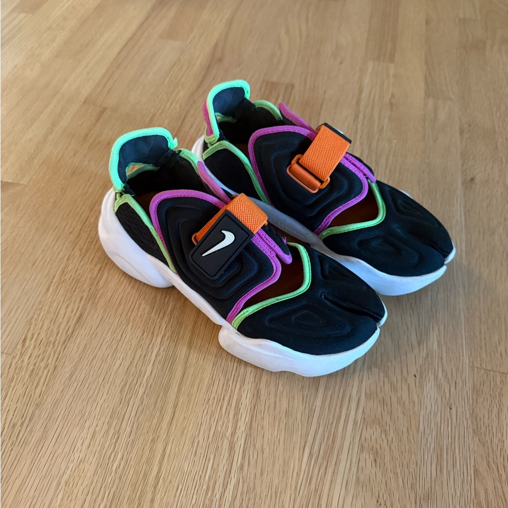 Nike Black Multicolour Air Rift Tabi Sneakers with Velcro Fastening